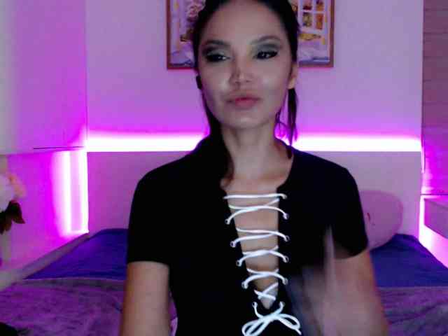 Ohmy-Linda webcam