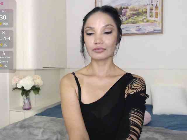 Ohmy-Linda webcam