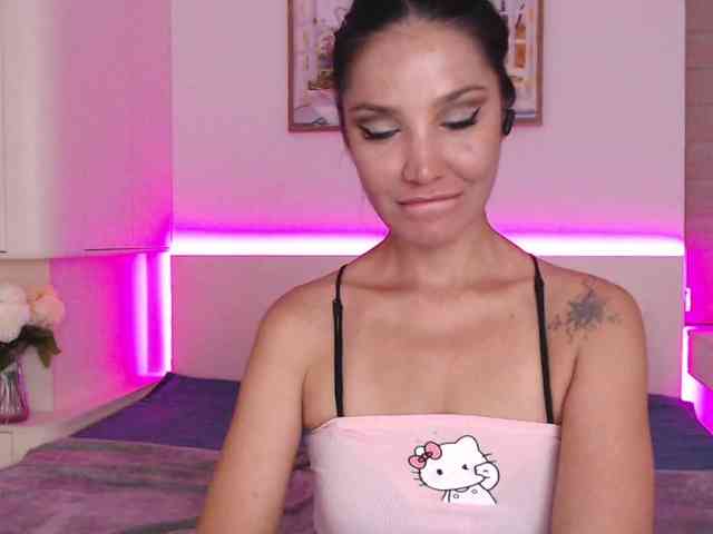 Ohmy-Linda webcam