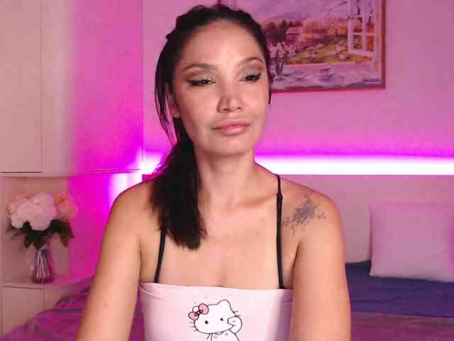 Ohmy-Linda webcam