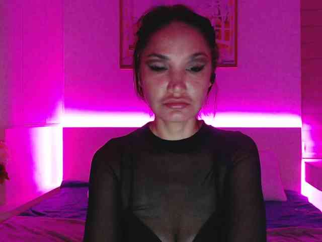 Ohmy-Linda webcam