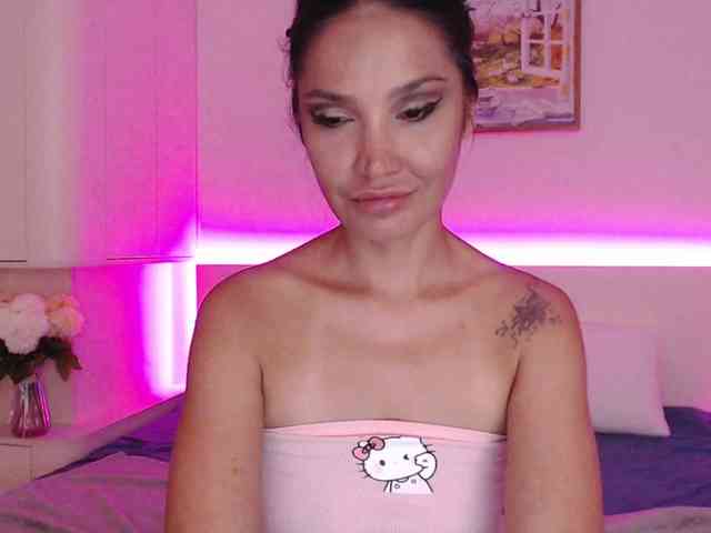 Ohmy-Linda webcam