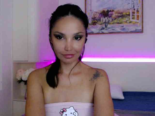 Ohmy-Linda webcam