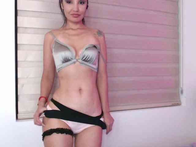 Ohmy-Linda webcam