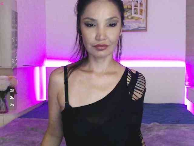 Ohmy-Linda webcam