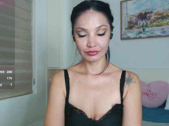 Ohmy-Linda webcam