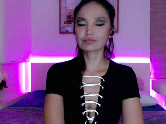Ohmy-Linda webcam