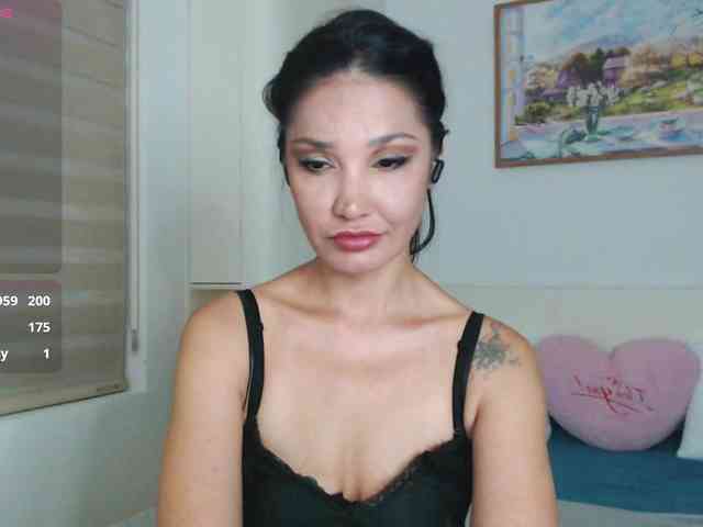 Ohmy-Linda webcam