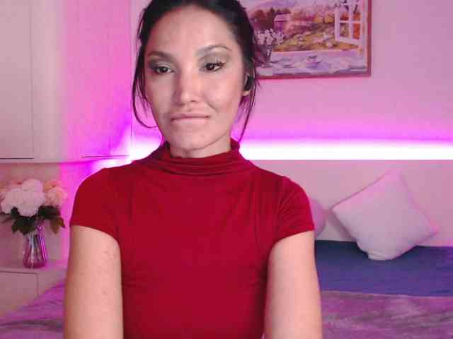 Ohmy-Linda webcam