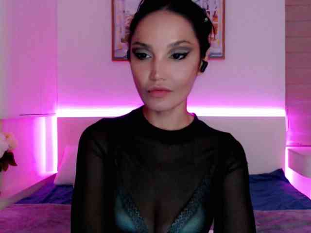 Ohmy-Linda webcam