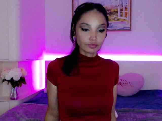 Ohmy-Linda webcam