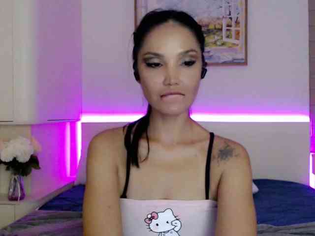 Ohmy-Linda webcam