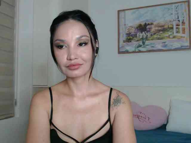 Ohmy-Linda webcam