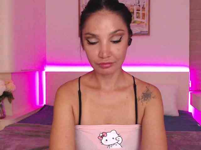 Ohmy-Linda webcam