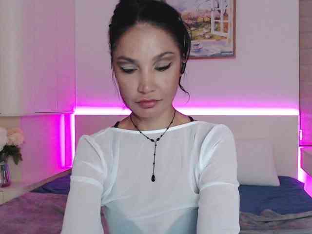 Ohmy-Linda webcam