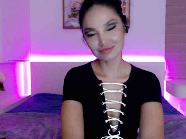 Ohmy-Linda webcam