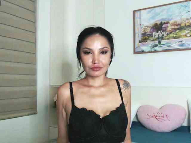 Ohmy-Linda webcam