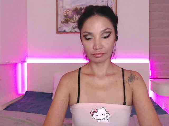 Ohmy-Linda webcam