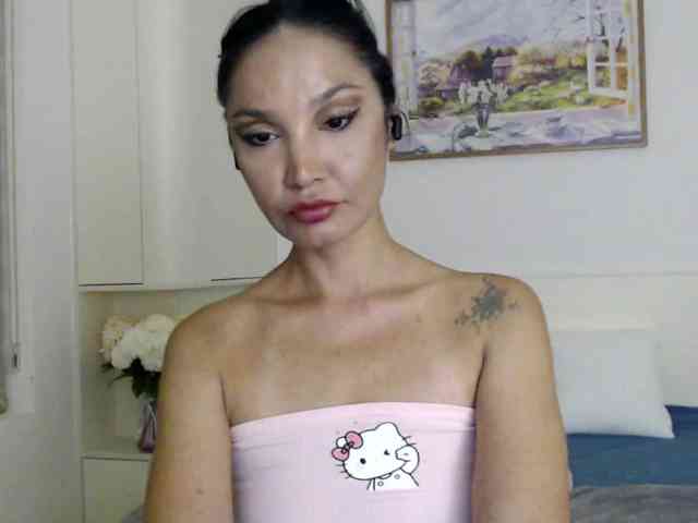 Ohmy-Linda webcam