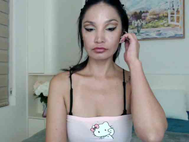 Ohmy-Linda webcam
