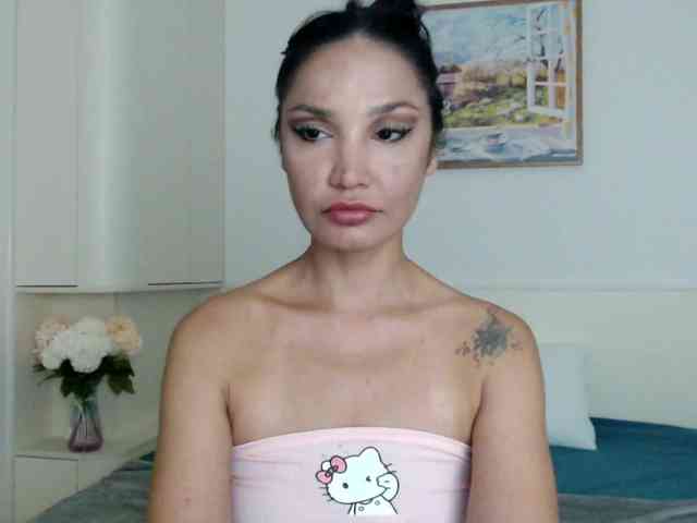 Ohmy-Linda webcam