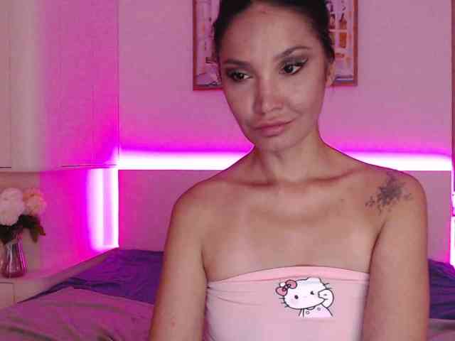 Ohmy-Linda webcam