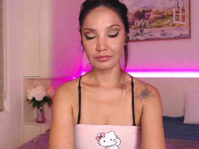 Ohmy-Linda webcam