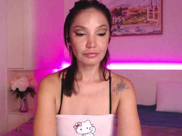 Ohmy-Linda webcam