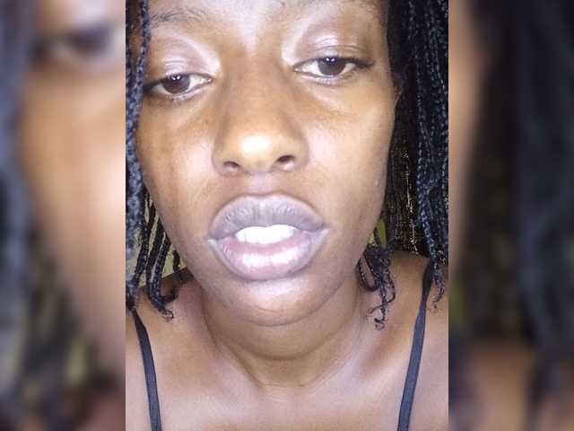 Moonoir live cam on BongaCams