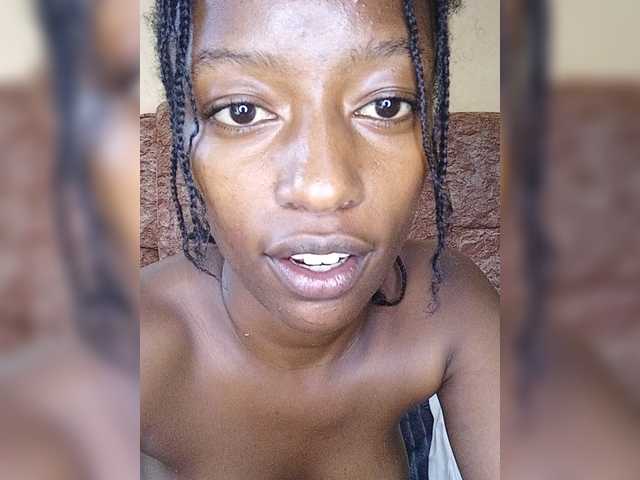 Moonoir live cam on BongaCams