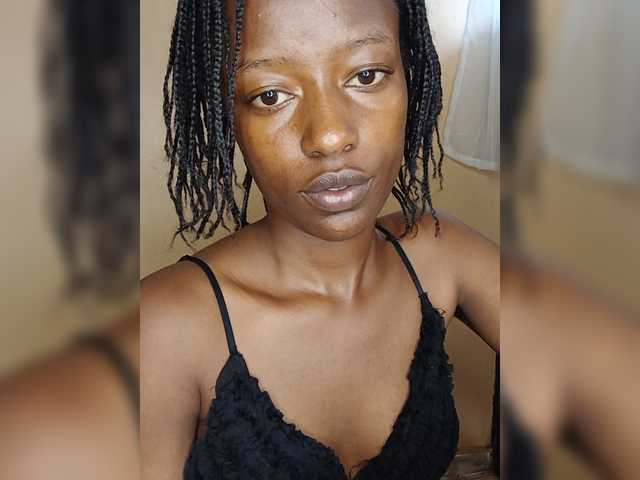 Moonoir live cam on BongaCams