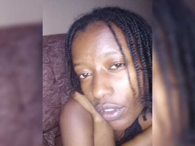 Moonoir live cam on BongaCams