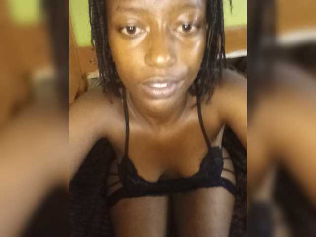Moonoir live cam on BongaCams