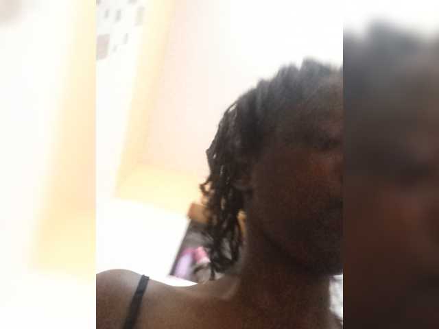 Moonoir live cam on BongaCams
