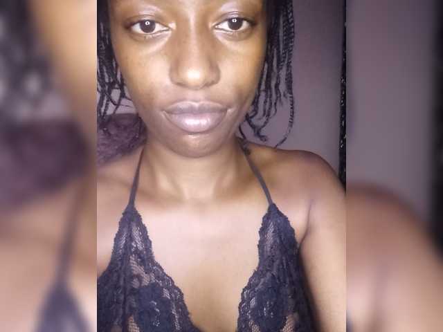 Moonoir live cam on BongaCams