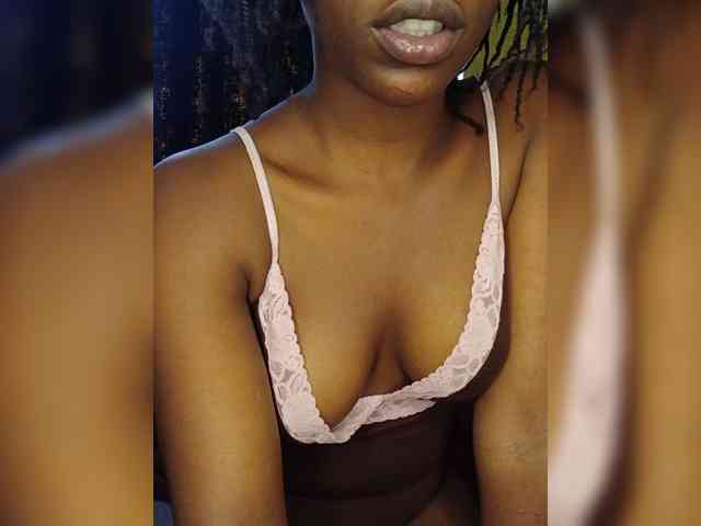 Model: Moonoir