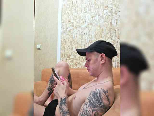 Frost971 Live Webcam on BongaCams
