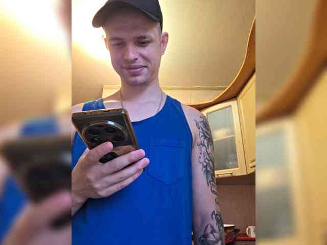 Frost971 Live Webcam on BongaCams
