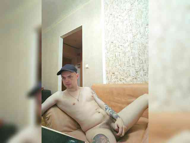 Frost971 Live Webcam on BongaCams