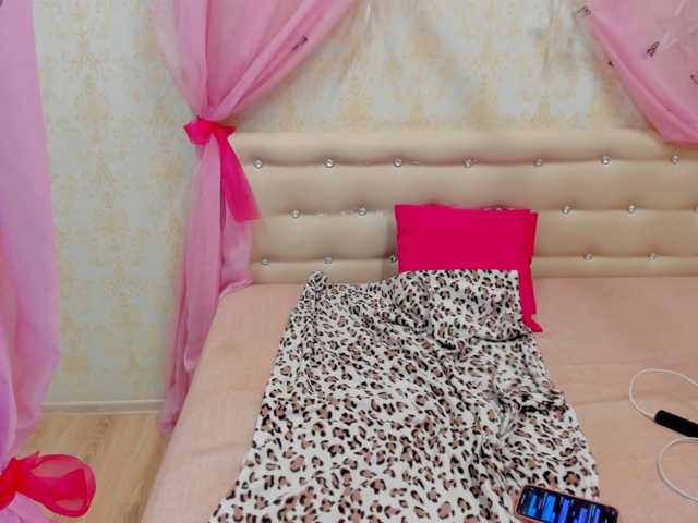 Swetydoll18 live cam on BongaCams