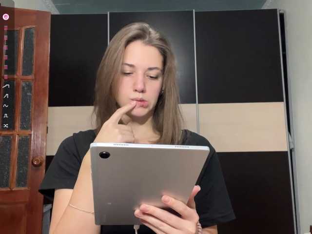 DottieSchirtzinger live cam on BongaCams