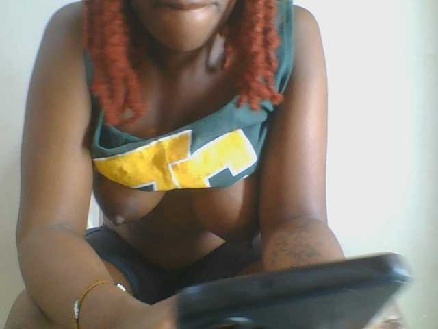Spicedpussy live cam preview