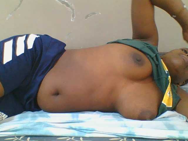 Spicedpussy webcam bongacams model stream image