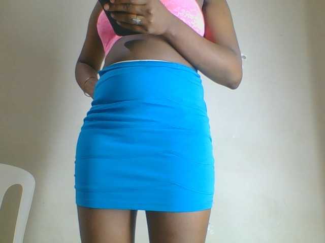 le modèle Spicedpussy est en webcam porno dans un show sur le site bongacams, il possède les tags suivants: Ebony,Brunette,Hairy