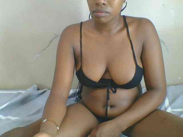 Spicedpussy Live Webcam on BongaCams