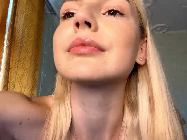 AugustaRuehling live cam on BongaCams