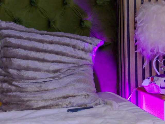 SiennaShapiro live cam on BongaCams