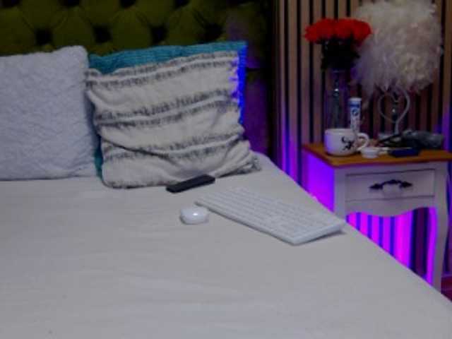SiennaShapiro live cam on BongaCams