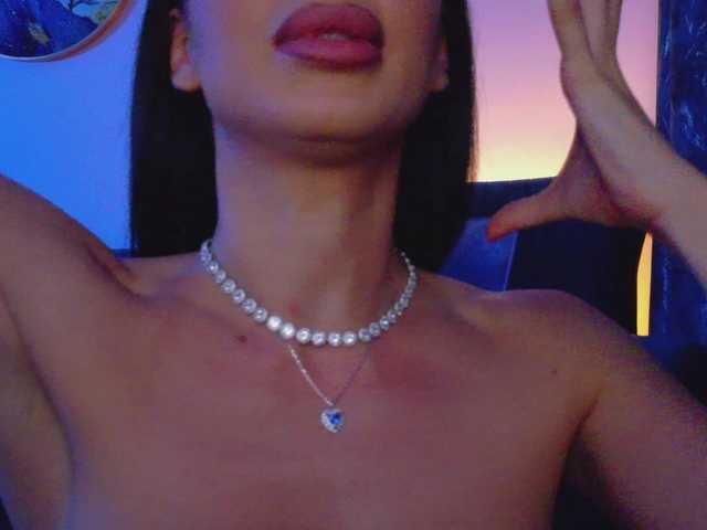 le modèle Sienna-starr est en webcam porno dans un show sur le site bongacams, il possède les tags suivants: White/Caucasian,Brunette,Shaved