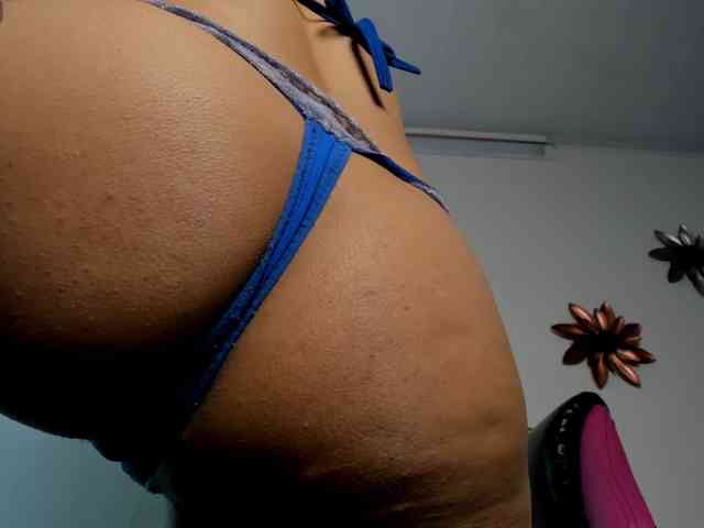 Model: AnaSEXXX
